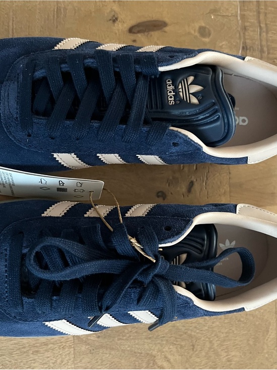 adidas Shoes - adidas Gazelle Shoes WOMENS SIZE 5.5 / MENS SIZE 4